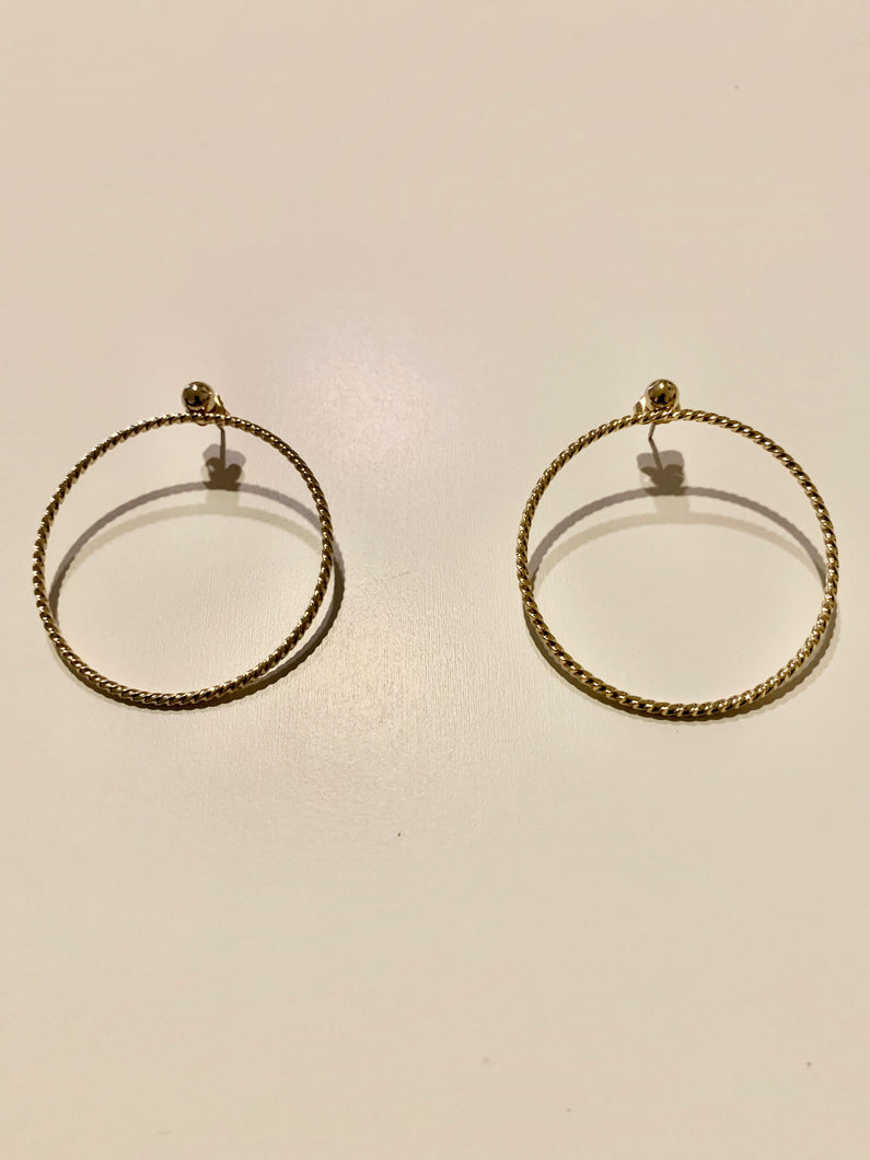 Twisted front facing Hoop